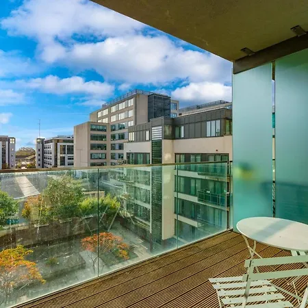 Two Bed In Sandyford